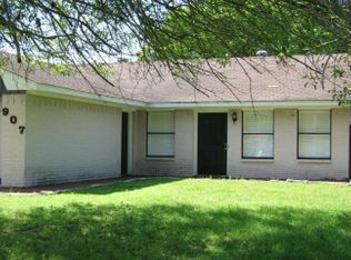 903 San Saba Dr, College Station, TX 77845