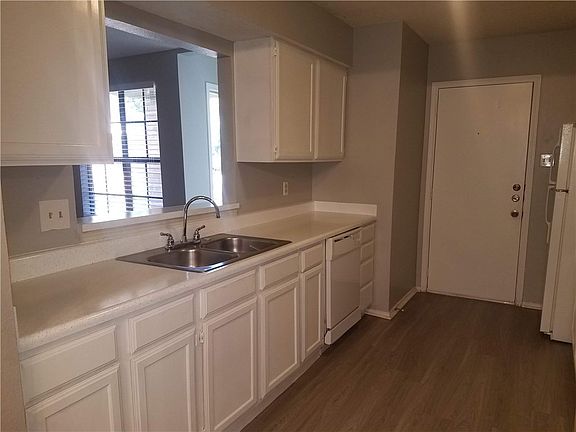 4th image of 9606 Woodvale Dr #A