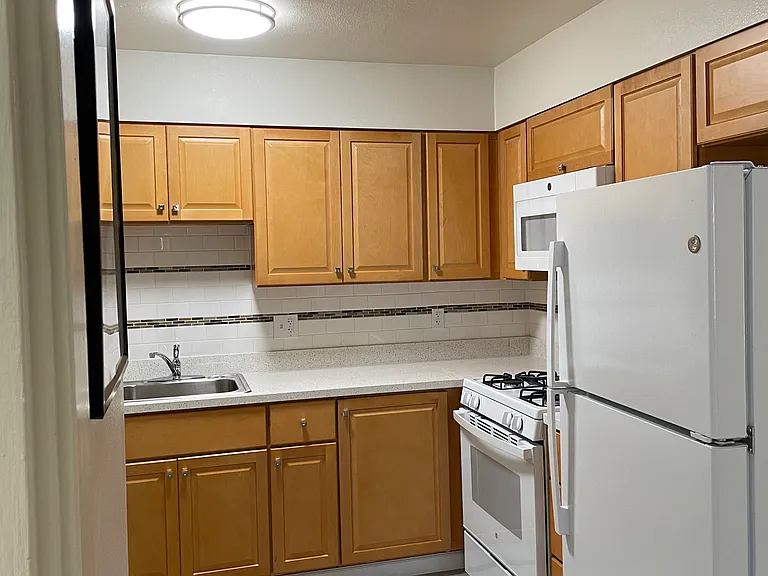 2030 Bancroft Way #4 — Photo 17