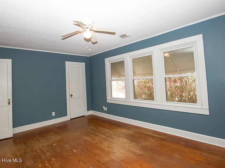 701 E Main St — Photo 18