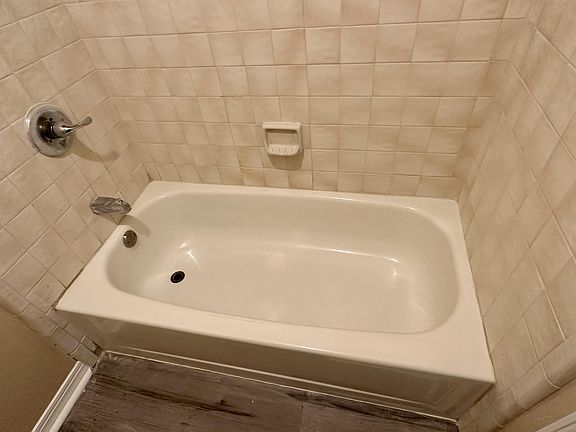 5th image of 1973 Oak Water Dr
