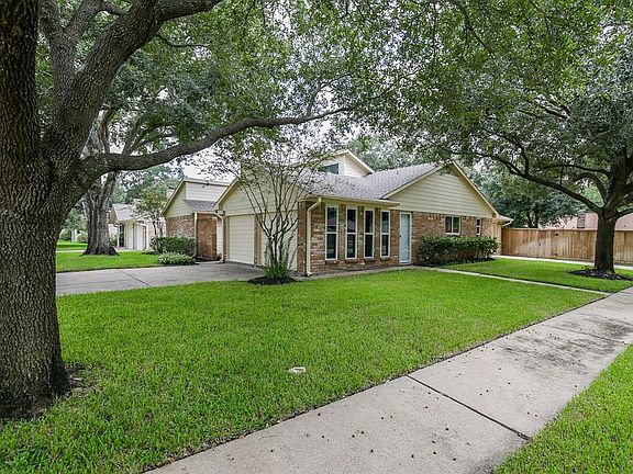 3rd image of 15663 Boulder Oaks Dr