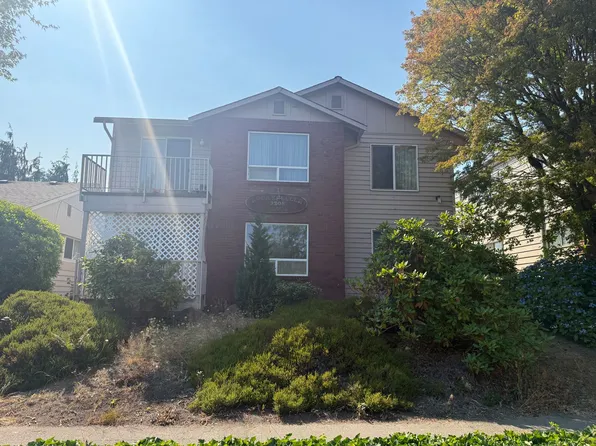 3208 Rockefeller Ave, Everett, WA 98201