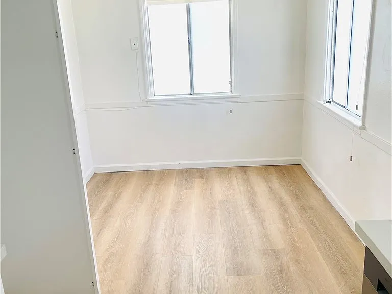 5752 Vineland Ave — Photo 4