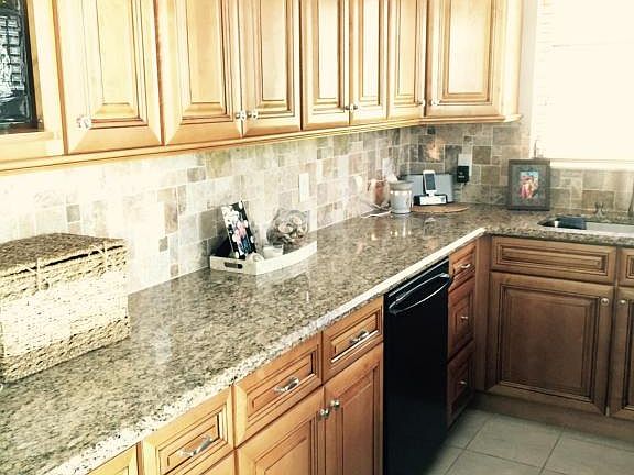 3rd image of 224 E Kalmia Dr