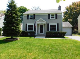 195 Elm Dr, Rochester, NY 14609