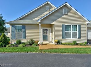 21 Walkabout Ct, Whiting, NJ 08759