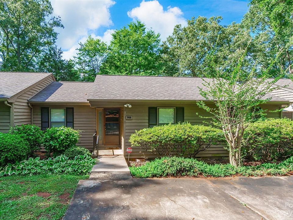 1st image of 988 Cranberry Cir