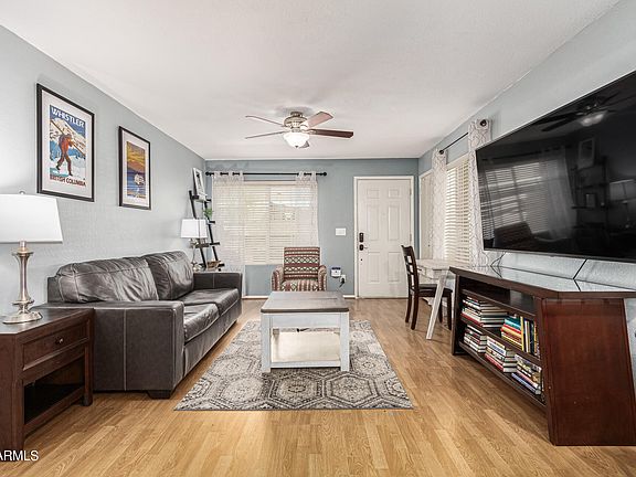 4th image of 925 N COLLEGE Avenue #D114