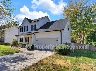 3391 Valley Crossing Dr, Greensboro, NC 27410