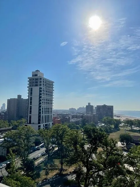 2 bed, 1000 sqft, $3,600 — Photo 2