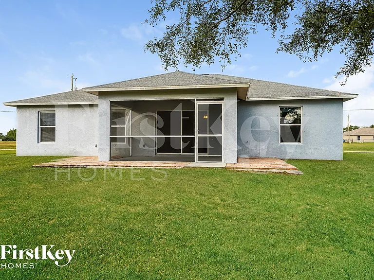 1633 NW 5th Ave — Photo 15