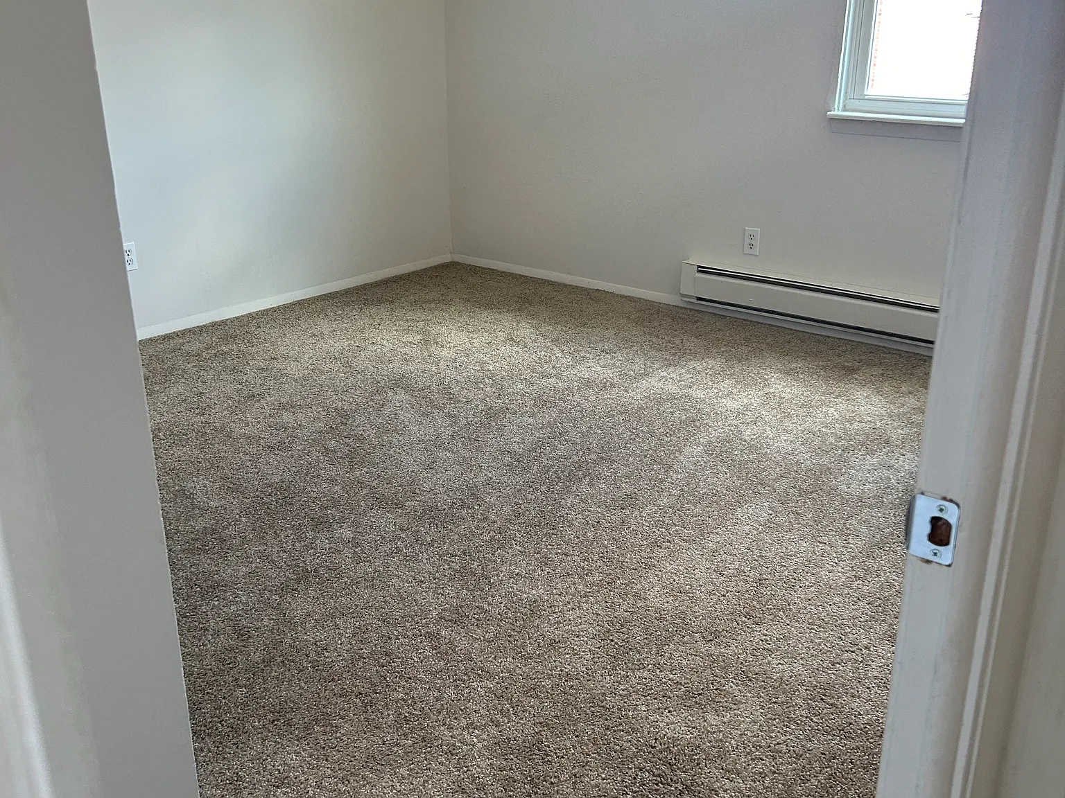 Colony Bay Apartments — Photo 2