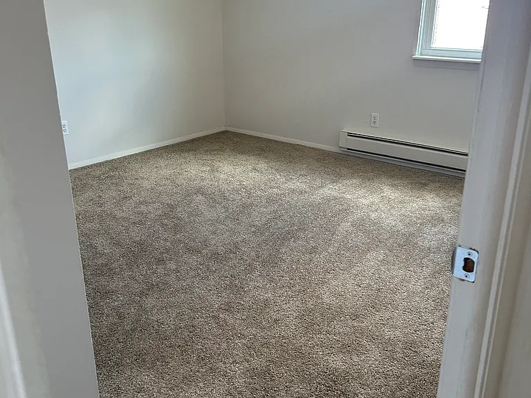 Colony Bay Apartments — Photo 2