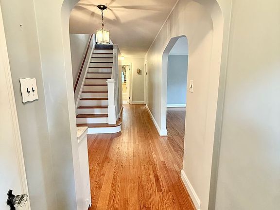 3rd image of 6491 Ridge Ave
