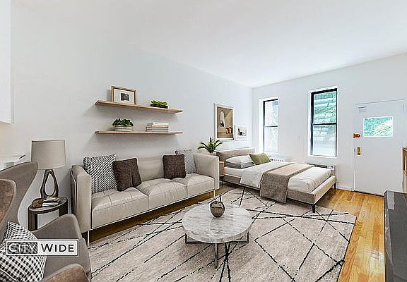 3rd image of 320 E 89th St #1C