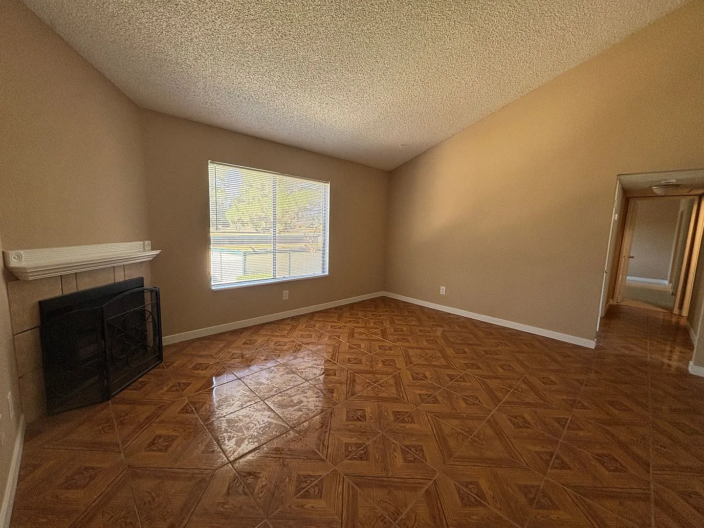 East Lancaster Condo — Photo 4