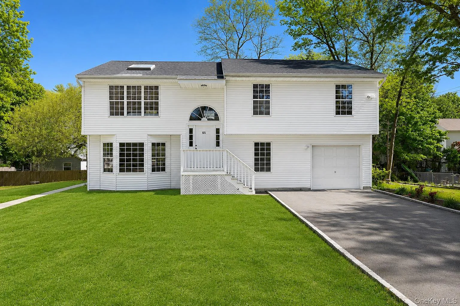 5 bed, 2.0 bath, 2124 sqft, $5,600 — Photo 1