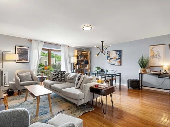 121 Tremont St APT 316, Brighton, MA 02135