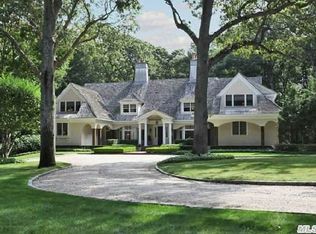 3 Red Fox Ln, Glen Head, NY 11545