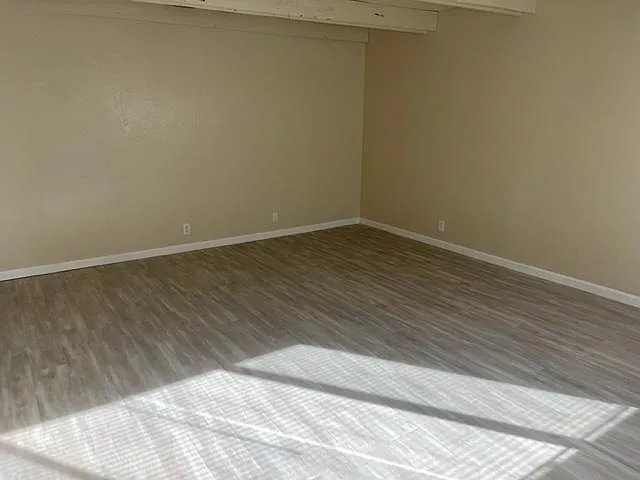 2281 Notre Dame Blvd — Photo 16