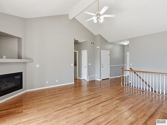 4th image of 15121 Bedford Ave