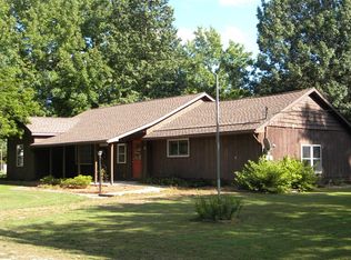 301 W Ruth St, Sesser, IL 62884