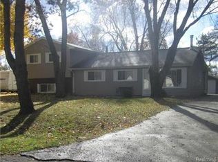6953 Tappon Ct, Clarkston, MI 48346