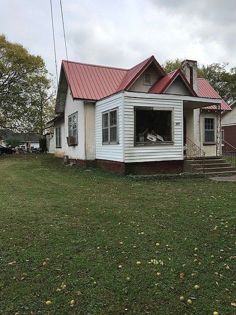 2nd image of 512 Bryant St