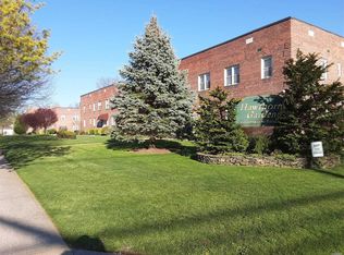 153 Smith St APT F24, Freeport, NY 11520