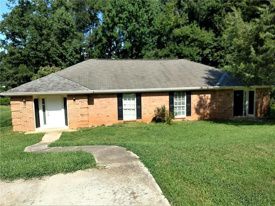 1st image of 295 Forest Pl