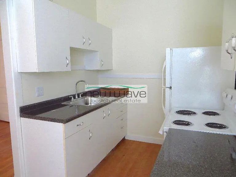 503 Beacon St #14 — Photo 6