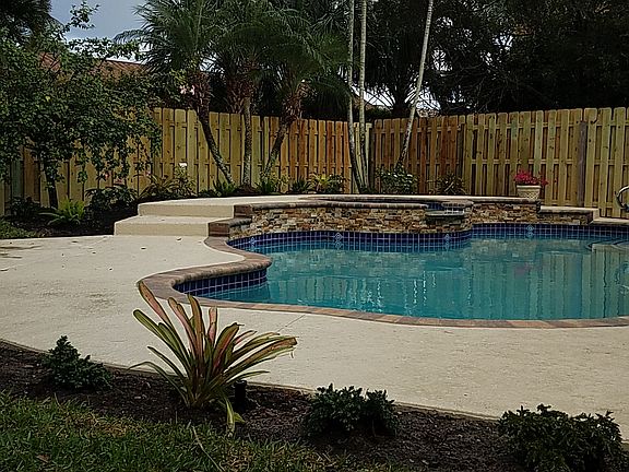2nd image of 1114 Fosters Mill Dr