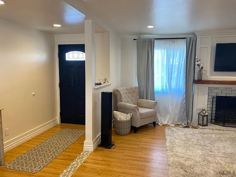 3419 Redlands Dr — Photo 4