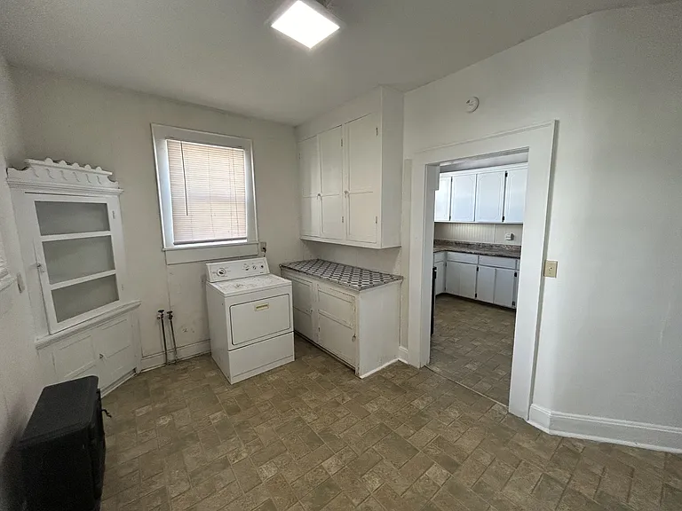 445 E Eufaula St — Photo 8