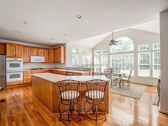2nd image of 11115 Southcoate Village Dr