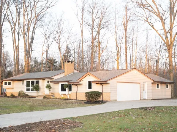 12951 Lynn Dr, Chesterland, OH 44026