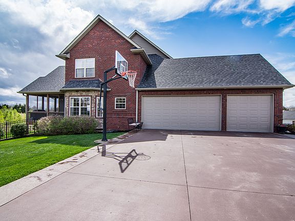 2nd image of 4108 Joslyn Ct