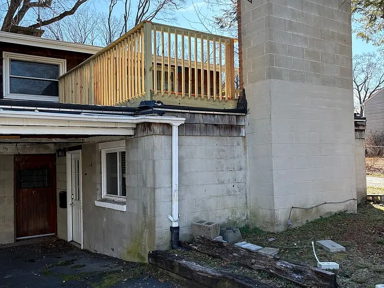 3 bedroom 3 bath in Spartanburg with Lots of Space Workshop in the garage!! — Photo 48