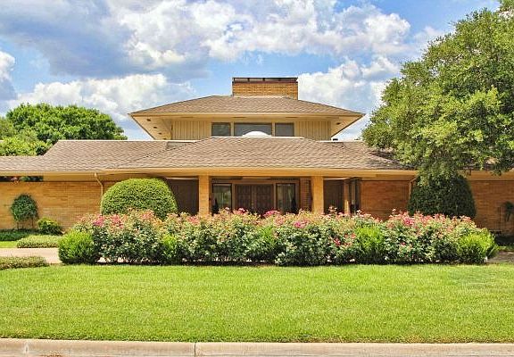 Backs to country club golf course with protected views