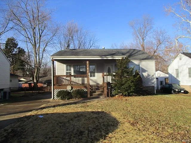 6147 Avila Dr photo 1