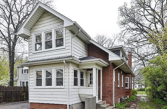 4th image of 596 Vine Ave