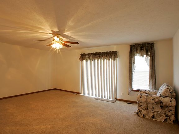 Muirfield living room