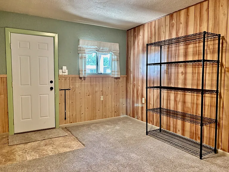 1721 Utah St NE — Photo 12