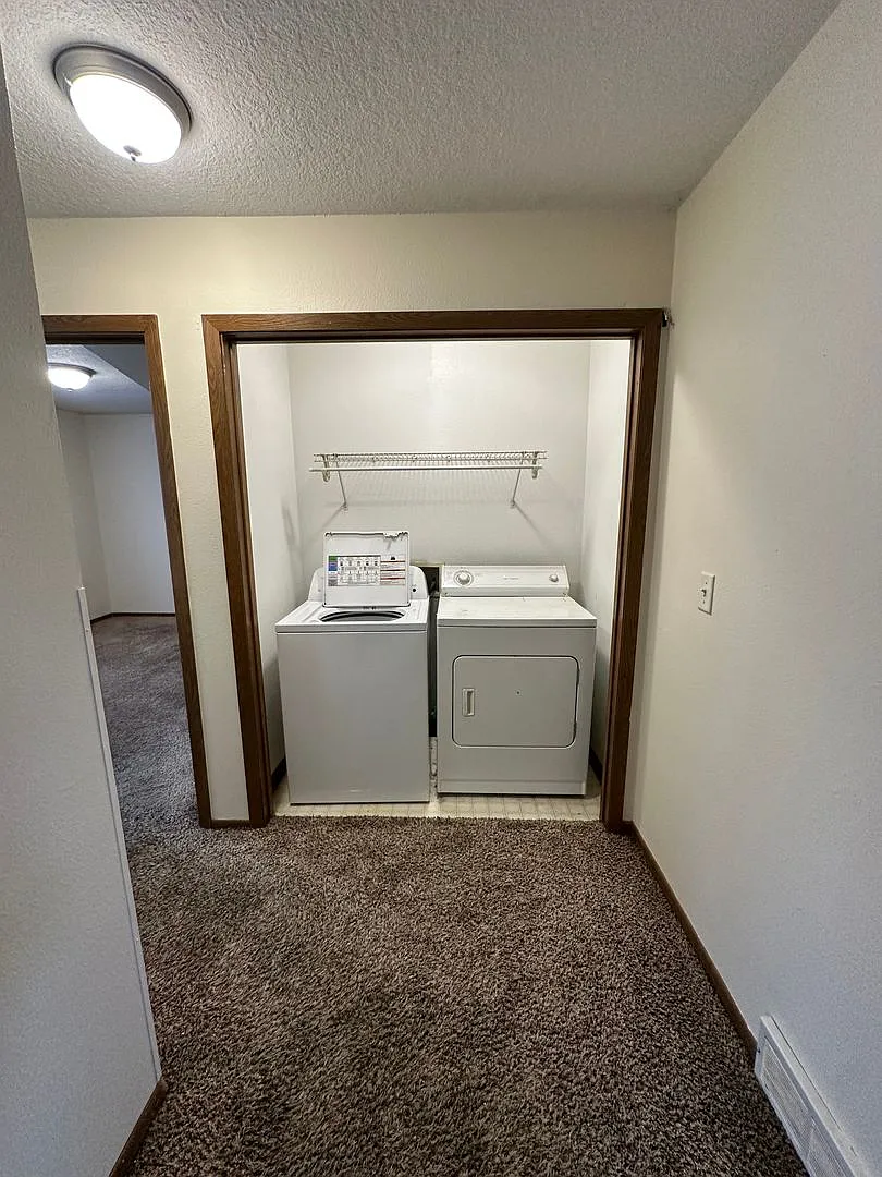204 Jewel Drive — Photo 3
