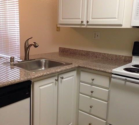 3rd image of 1619 G St APT 04