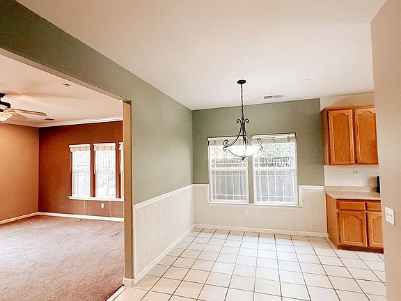 4th image of 94 W Brookside Drive