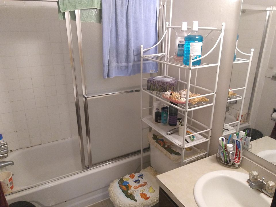 2nd image of 1743 Ohio St APT 204