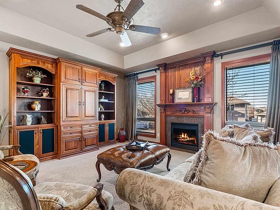 3rd image of 6805 S Braxton Cir