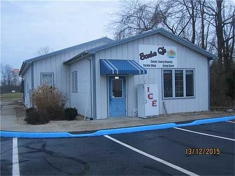 1st image of 523 E Riverview Ave